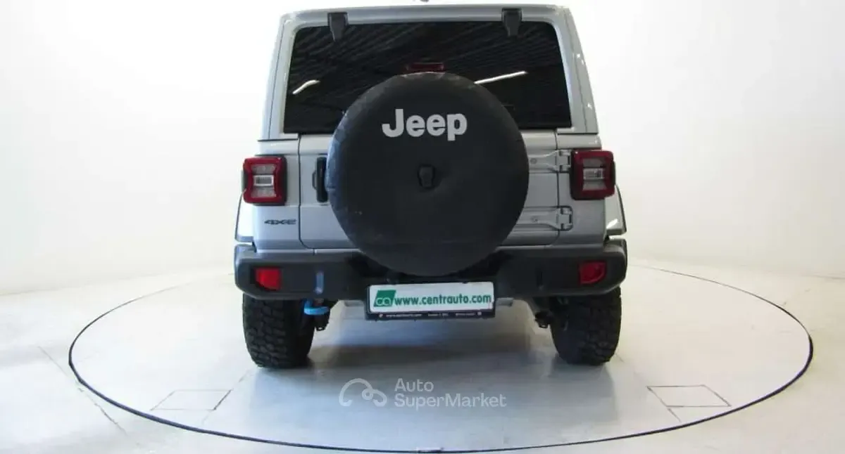 Usado Jeep Wrangler Rubicon 272 HP (200 kW) 2023 Prateado SUV