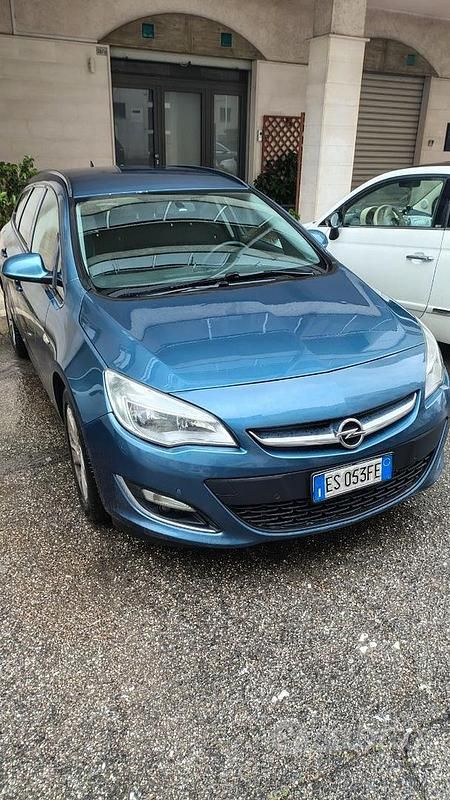 Usata Opel Astra 2013 Blu Station wagon