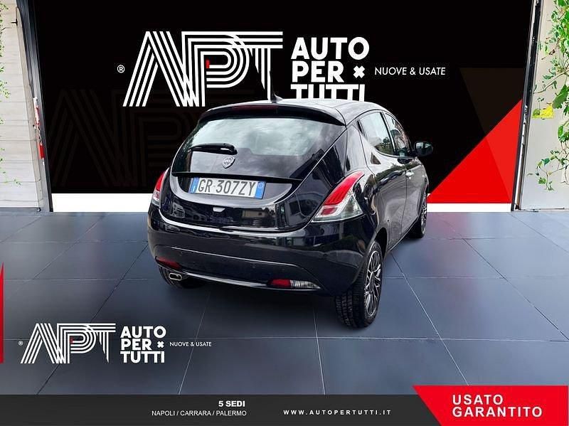 Usata Lancia Ypsilon S 69 CV (50 kW) 2024 Nero Utilitaria