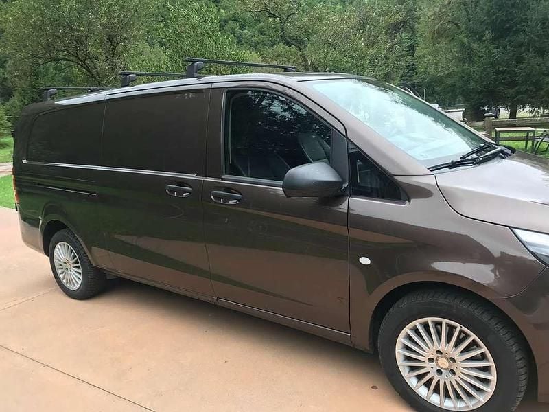 Usata Mercedes Vito 190 CV (139 kW) 2017 Marrone Furgone