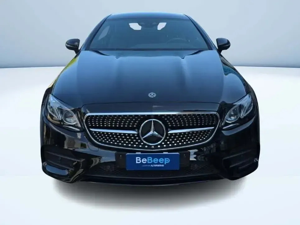 Usado Mercedes E400 Premium Plus 340 CV (250 kW) 2020 Negro Coupe