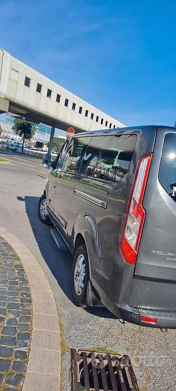 Begagnad Ford Tourneo S 125 HK (91 kW) 2015 Grå Minibuss