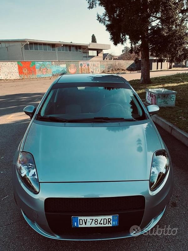 Grigio Usata 2007 Fiat Grande Punto Due volumi | 4000 € (Cara) - Immagine 1/4