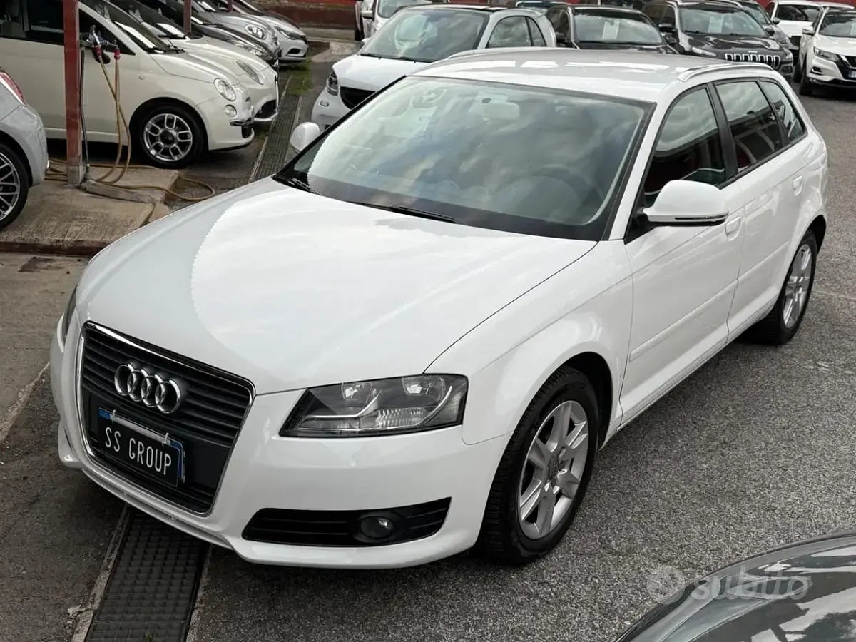 Usado Audi A3 Ambition 125 CV (91 kW) 2010 Blanco Utilitario