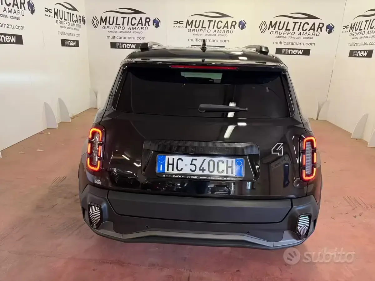 Usata Renault 4 E-Tech Komfort 77 kW (106 CV) 2026 Nero SUV