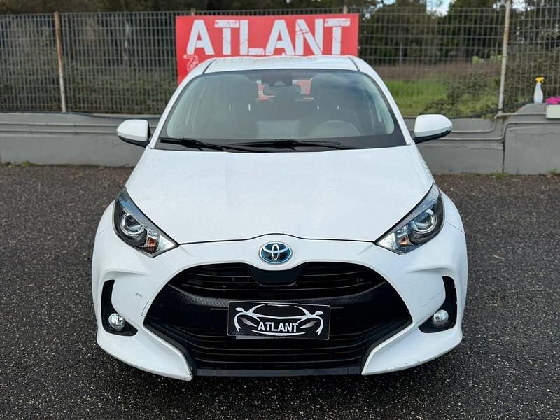 Usata Toyota Yaris Hybrid Active 92 CV (67 kW) 2021 Bianco Utilitaria