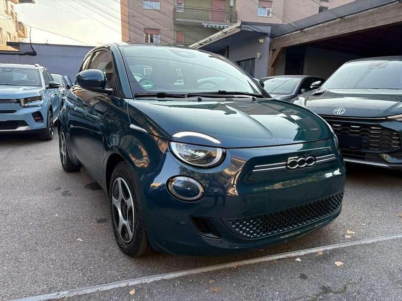 Blu Usata 2022 Fiat 500e Tre volumi | 12.490 € (Ottimo prezzo) - Immagine 1/4