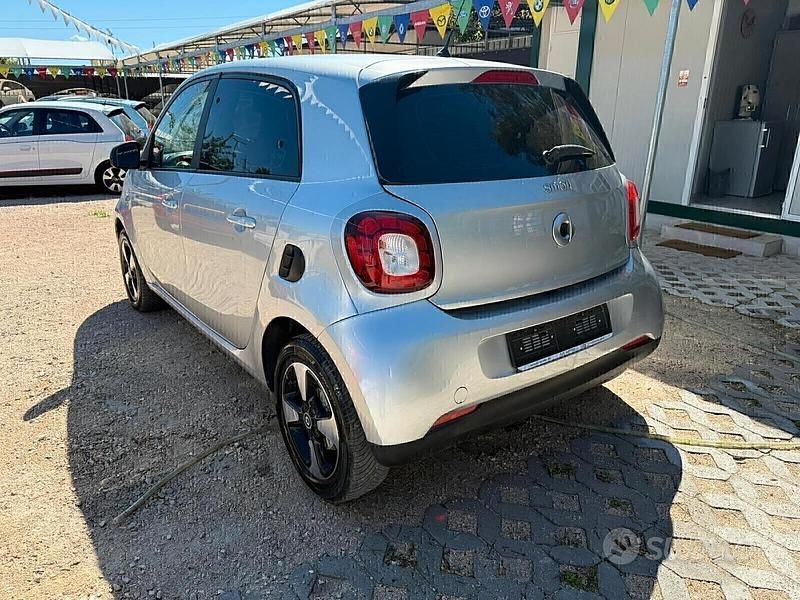 Usata Smart ForFour Passion 71 CV (52 kW) 2018 Grigio Utilitaria