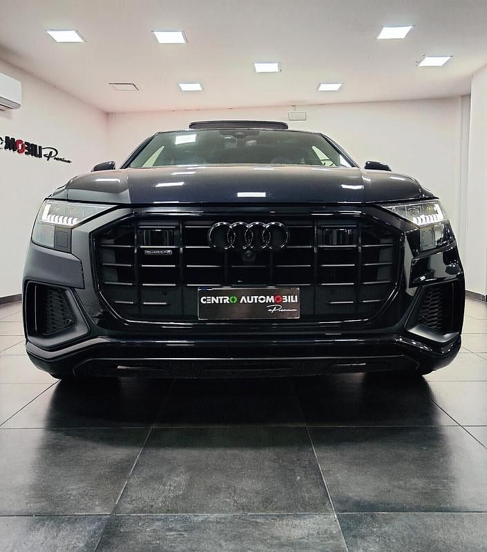 Usata Audi Q8 S-Line 286 CV (210 kW) 2020 Nero SUV