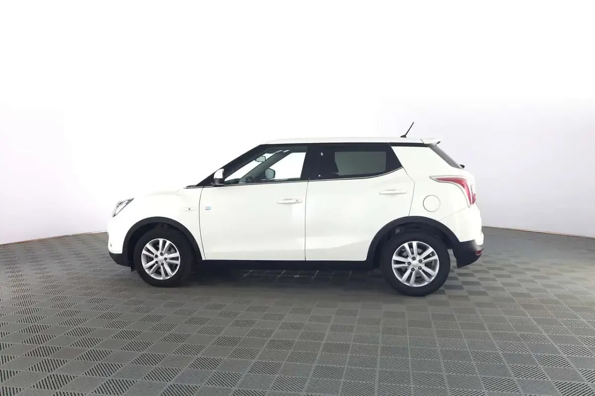 Usata SsangYong Tivoli 114 CV (83 kW) 2018 Grand white SUV