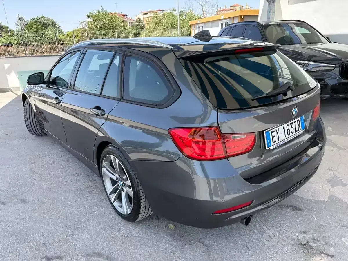 Usata BMW 318 Sport Line 143 CV (105 kW) 2015 Grigio Station wagon