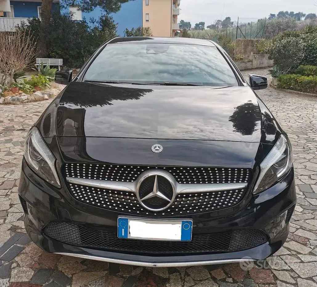 Usata Mercedes 180 109 CV (80 kW) 2017 Nero Berlina