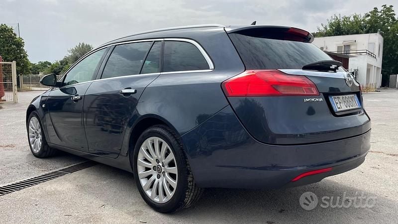 Usata Opel Insignia Cosmo 160 CV (117 kW) 2011 Blu Station wagon