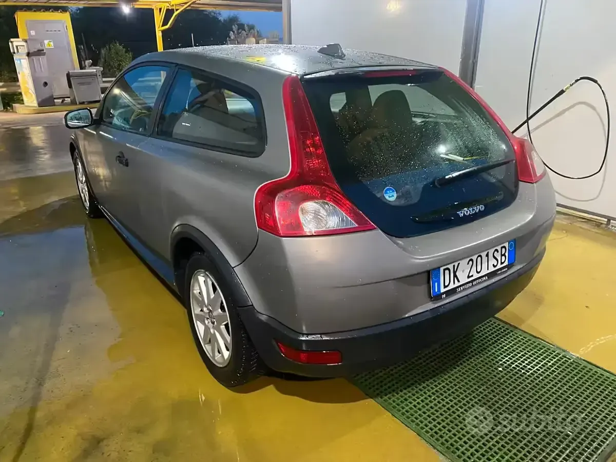 Usata Volvo C30 136 CV (100 kW) 2008 Grigio Utilitaria