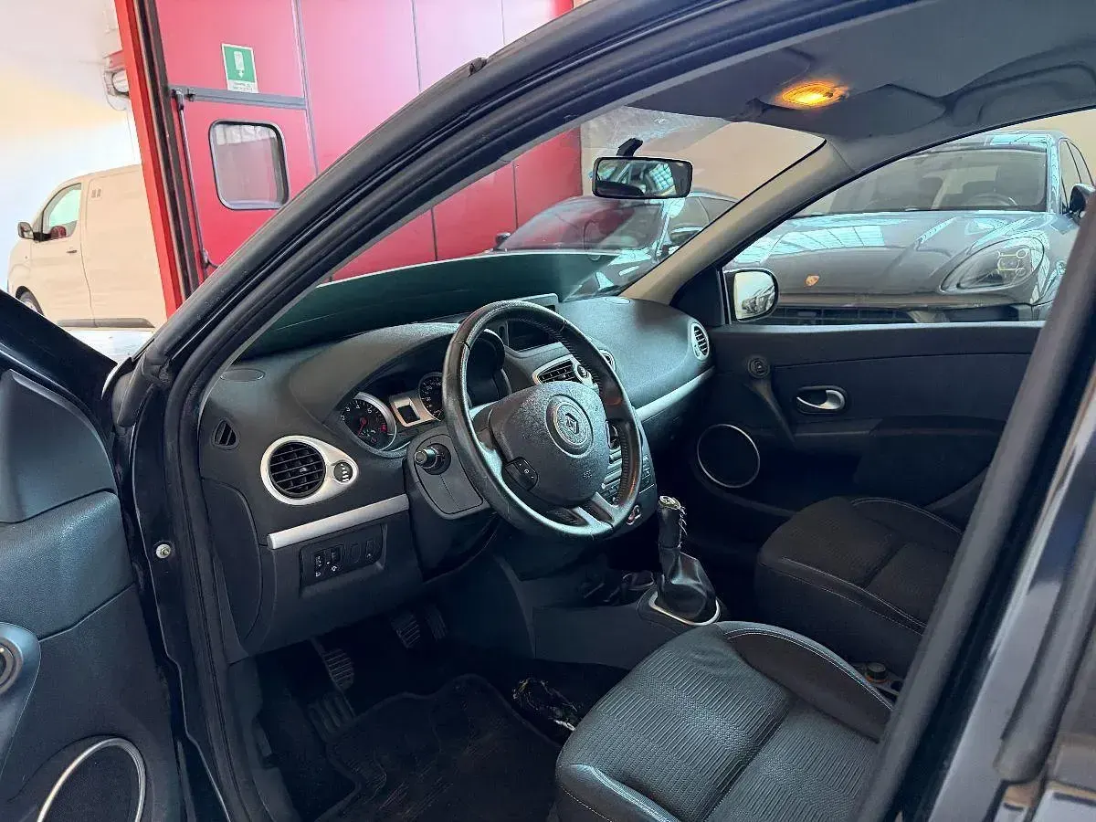 Usata Renault Clio Dynamique 74 CV (54 kW) 2010 Nero