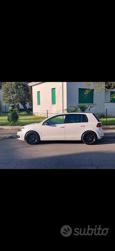Usata VW Golf VI 110 CV (80 kW) 2009 Bianco Utilitaria
