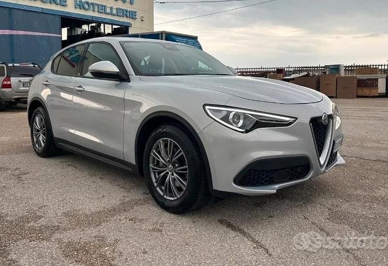 Usata Alfa Romeo Stelvio 160 CV (117 kW) 2021 Grigio SUV