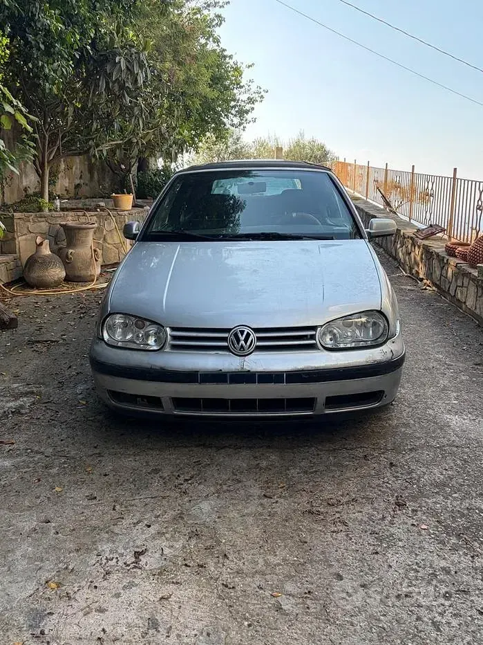 Usata VW Golf 101 CV (74 kW) 2000 Grigio Cabrio