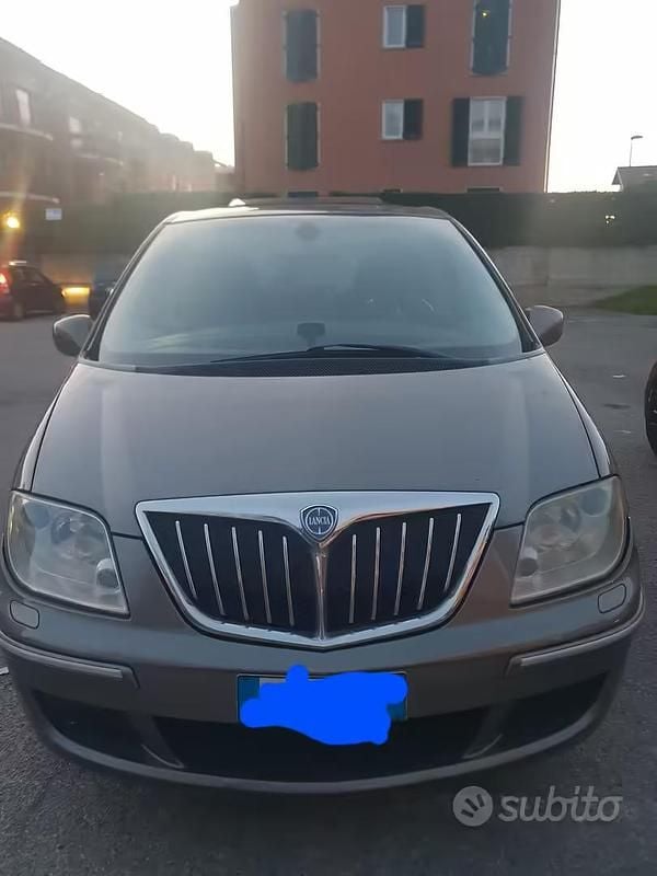 Usata Lancia Phedra Platinum 136 CV (100 kW) 2009 Bronzo Monovolume