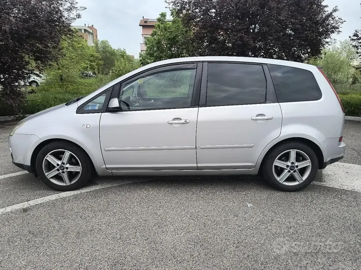 Begagnad Ford C-MAX Titanium 90 HK (66 kW) 2007 Grå Minibuss