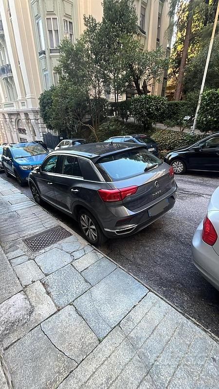 Usata VW T-Roc Business 110 CV (80 kW) 2021 Grigio SUV