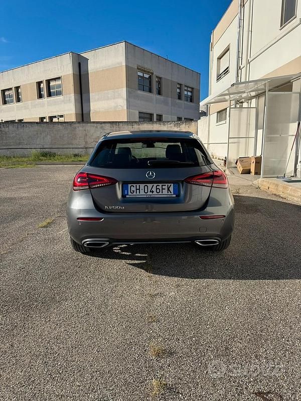 Usata Mercedes A200 150 CV (110 kW) 2019 Grigio Berlina