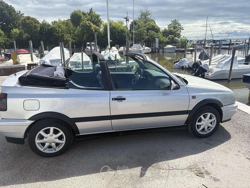 Argento Usata 1995 VW Golf Cabriolet Cabrio | 6900 € - Immagine 1/4