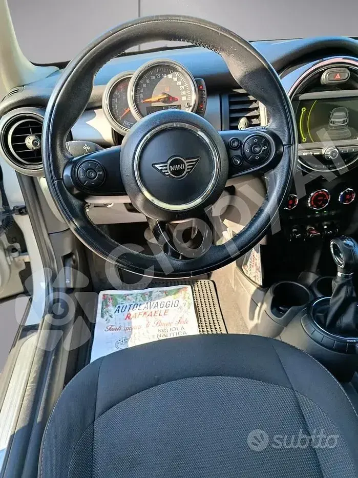 Usata Mini Cooper D 116 CV (85 kW) 2017 Grigio Utilitaria