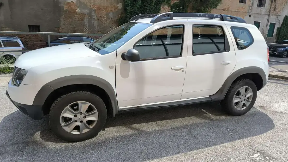 Usata Dacia Duster Lauréate 105 CV (77 kW) 2014 SUV