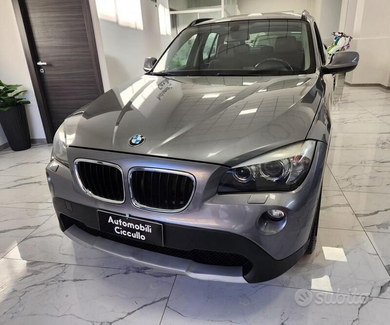Usata BMW X1 177 CV (130 kW) 2010 Grigio metallizzato SUV