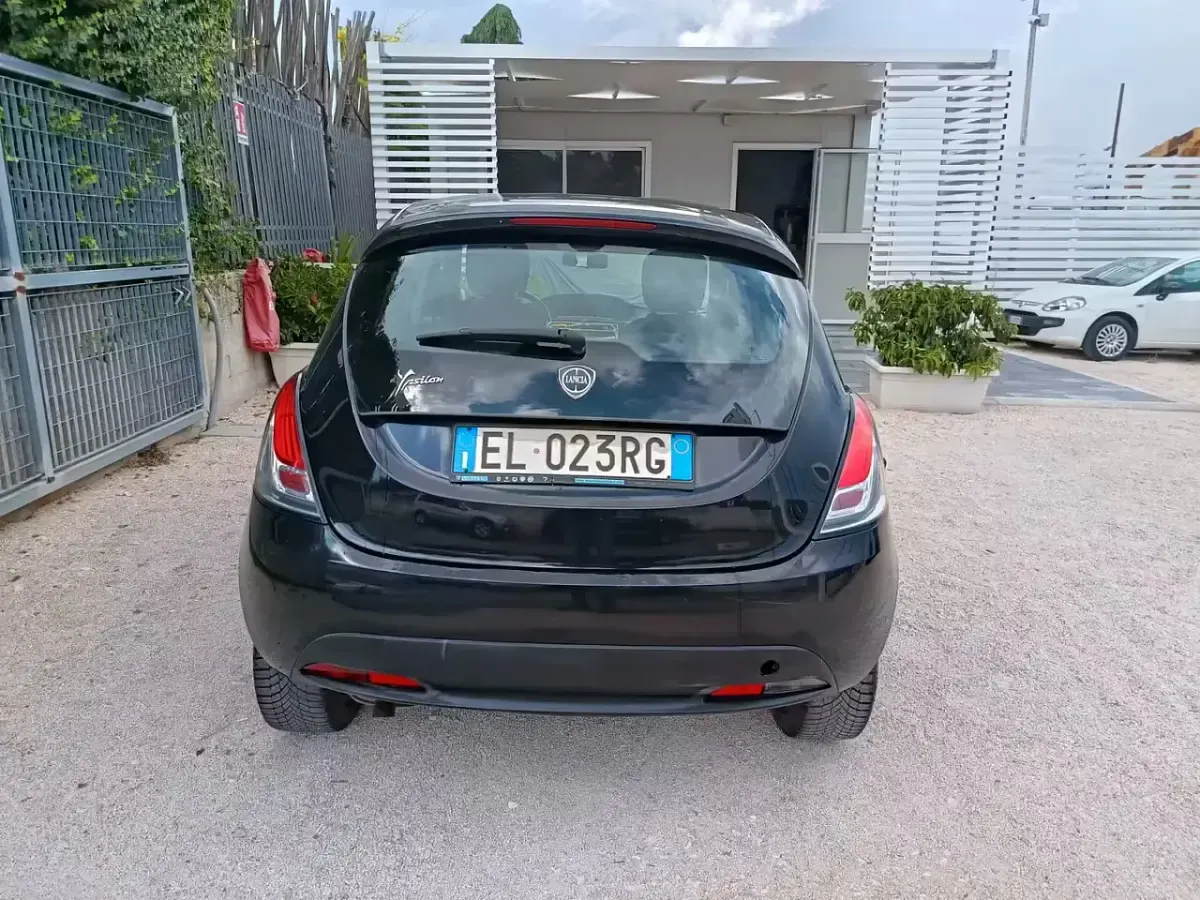Usata Lancia Ypsilon S 95 CV (69 kW) 2012 Nero Utilitaria