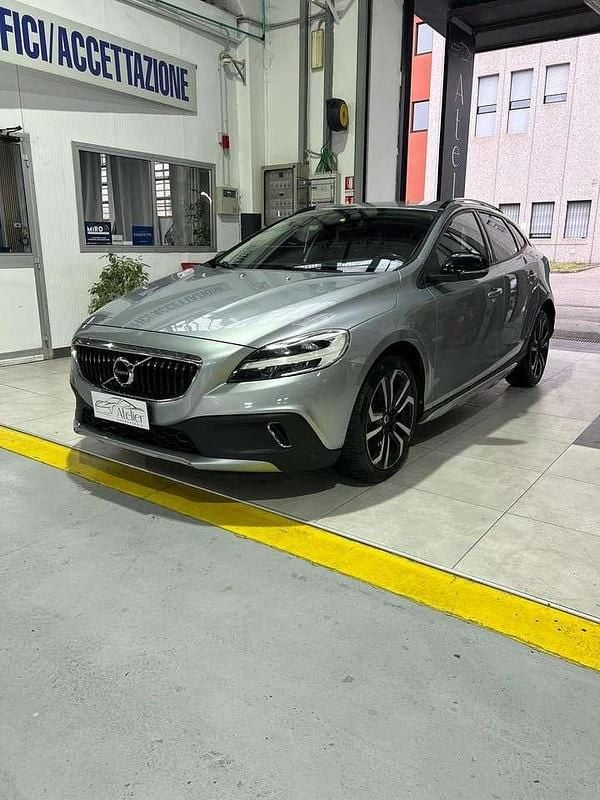 Argento Usata 2017 Volvo V40 CC Station wagon | 9000 € (Super prezzo) - Immagine 1/4