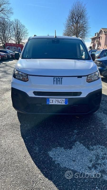 Usata Fiat Doblò 110 CV (80 kW) 2025 Bianco Monovolume