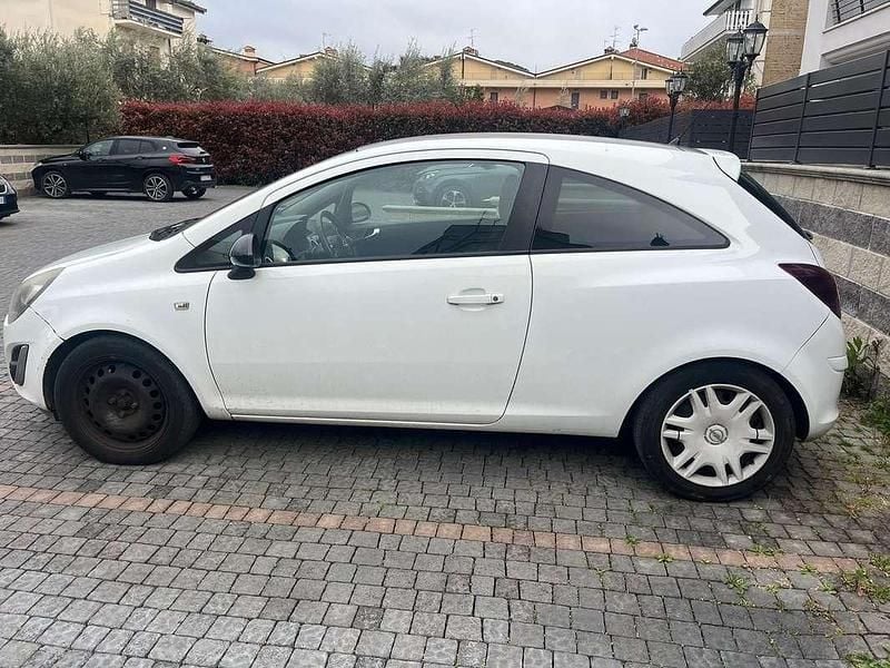 Usata Opel Corsa Comfort 75 CV (55 kW) 2013 Utilitaria