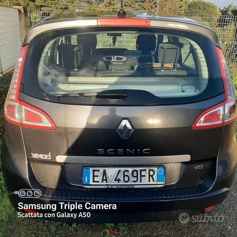 Usata Renault Scénic III 110 CV (80 kW) 2010 Grigio Monovolume