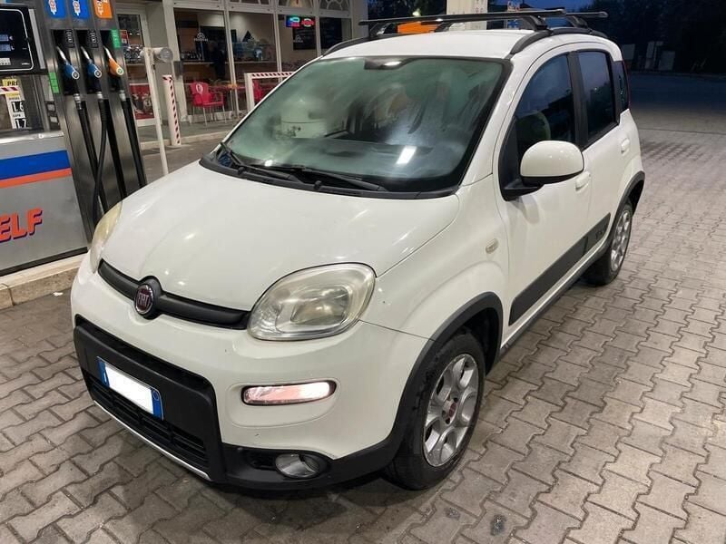 Usata Fiat Panda 4x4 S 75 CV (55 kW) 2012 Bianco Utilitaria