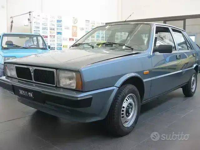 Usata Lancia Delta 78 CV (57 kW) 1985 Blu Utilitaria