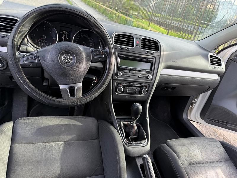 Usata VW Golf VI 105 CV (77 kW) 2010 Bianco Utilitaria