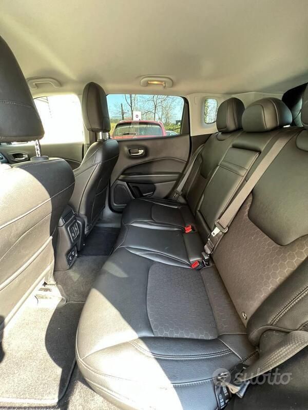 Usata Jeep Compass Night Eagle 140 CV (102 kW) 2018 Grigio SUV