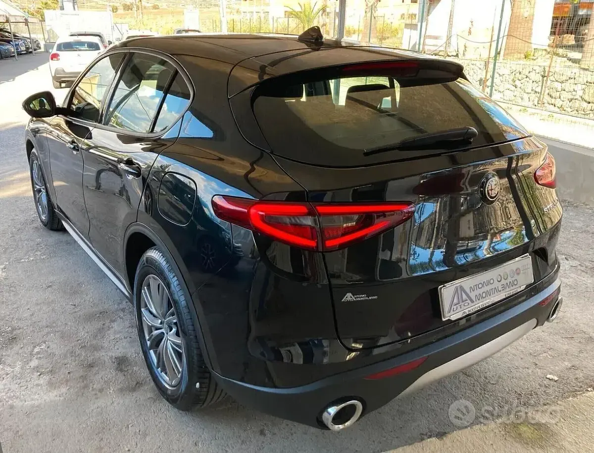 Usata Alfa Romeo Stelvio 160 CV (117 kW) 2021 Nero SUV