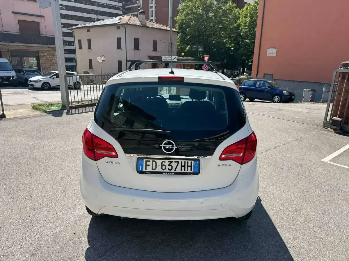 Usata Opel Meriva 120 CV (88 kW) 2016 Bianco Monovolume