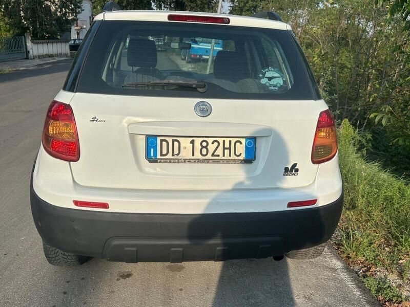 Usata Fiat Sedici Dynamic 120 CV (88 kW) 2006 Bianco SUV