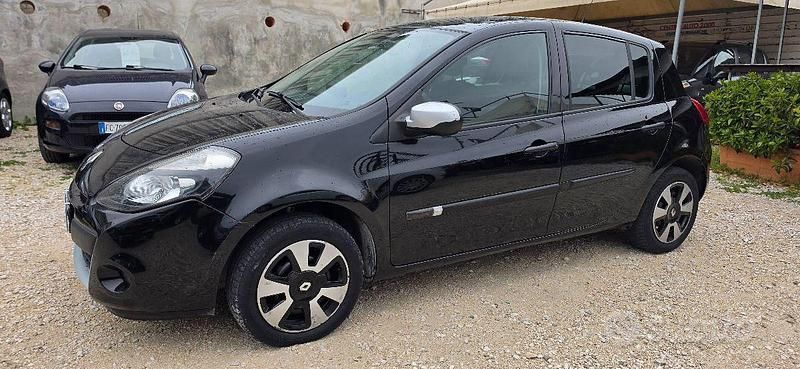 Usata Renault Clio IV 75 CV (55 kW) 2012 Nero Berlina