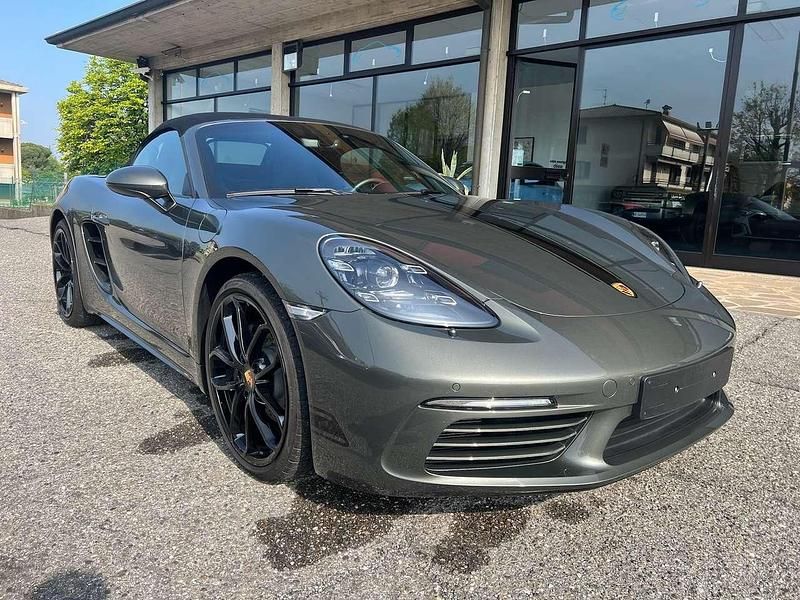 Usata Porsche 718 Boxster Sport 299 CV (219 kW) 2024 Verde aventurine metallizzato Cabrio