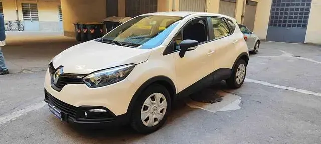 Usata Renault Captur Life 90 CV (66 kW) 2016 Beige pastello SUV