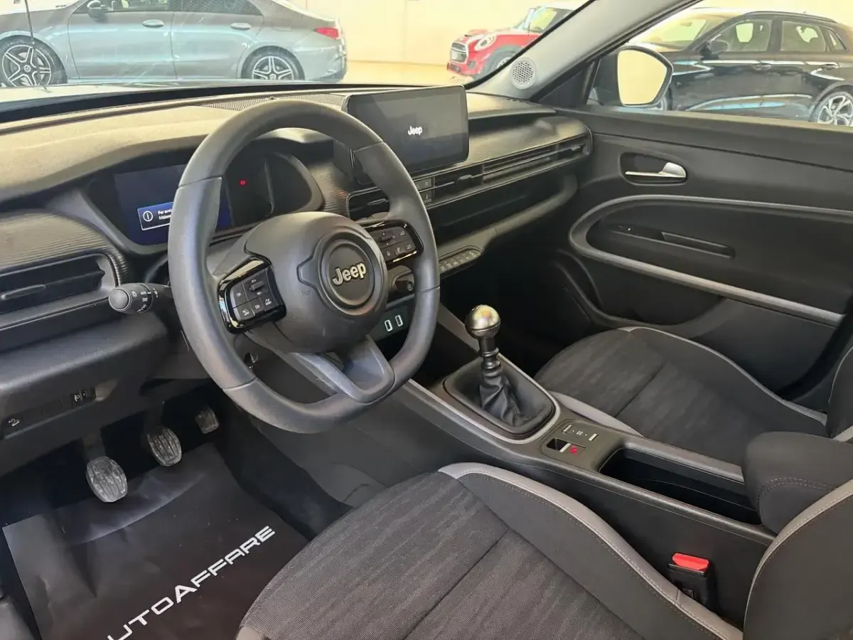 Usata Jeep Avenger Longitude 101 CV (74 kW) 2025 Grigio SUV