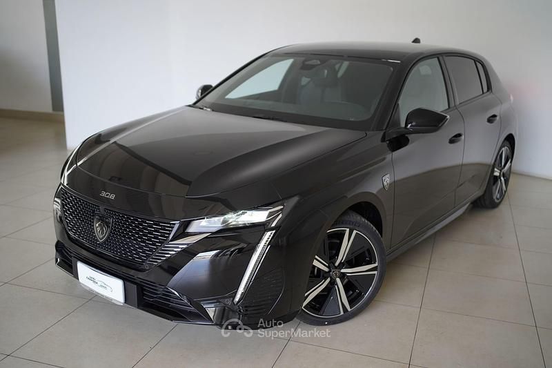 Bianco Nuova 2025 Peugeot 308 GT Tre volumi | 29.990 € (Buon prezzo) - Immagine 1/4