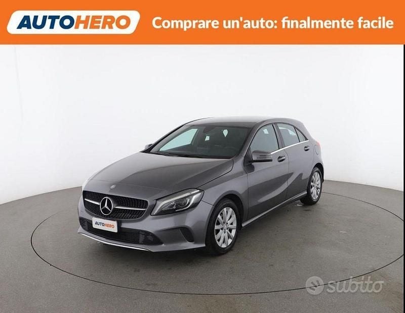 Usata Mercedes A180 Business 109 CV (80 kW) 2016 Grigio Berlina