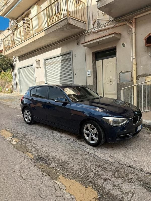Usata BMW 120 2011 Blu Utilitaria