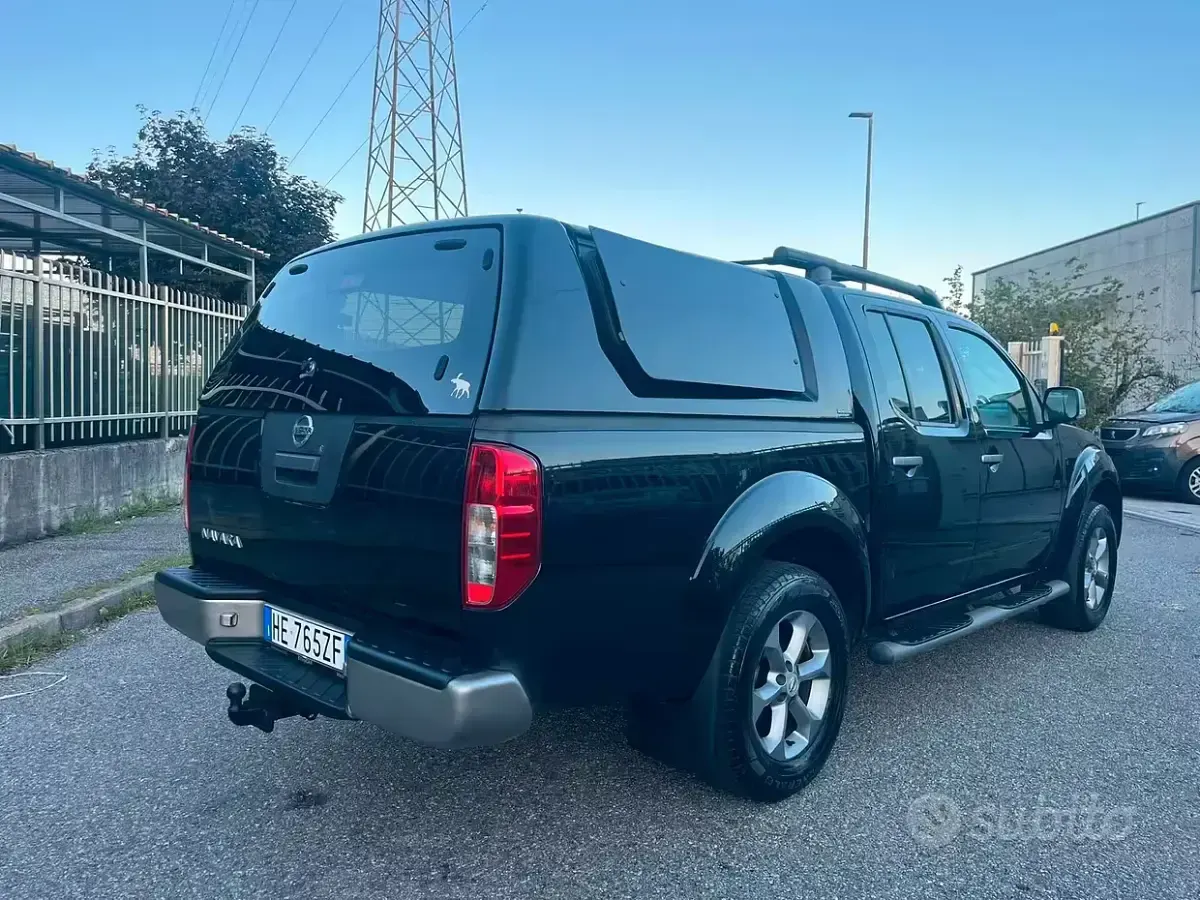 Usata Nissan Navara Platinum 190 CV (139 kW) 2015 Nero Pick-up